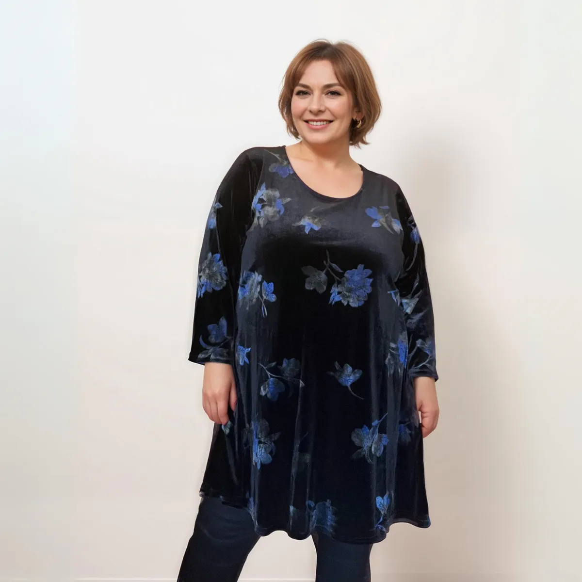 BLACK BLUE VELVET 3/4 SLEEVE SWING TOP