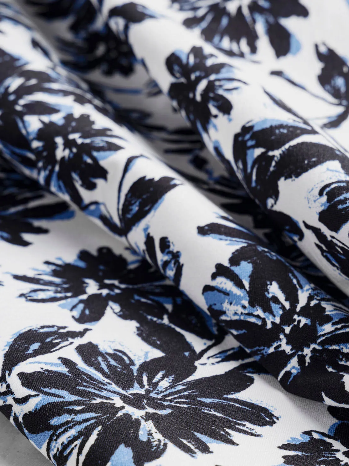 Daisy Print Stretch Viscose Twill Deadstock - Black   Blue   White